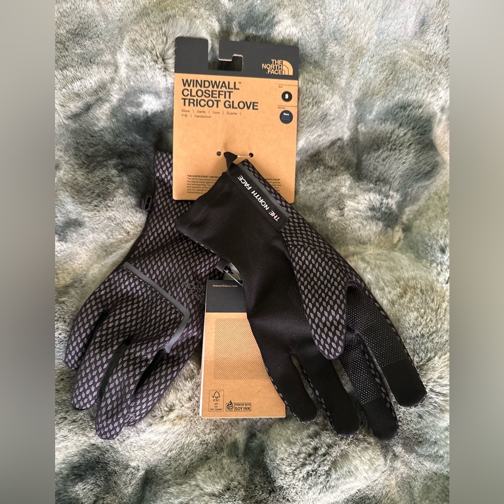 The North Face Windwall Closefit Black and Gray Gloves